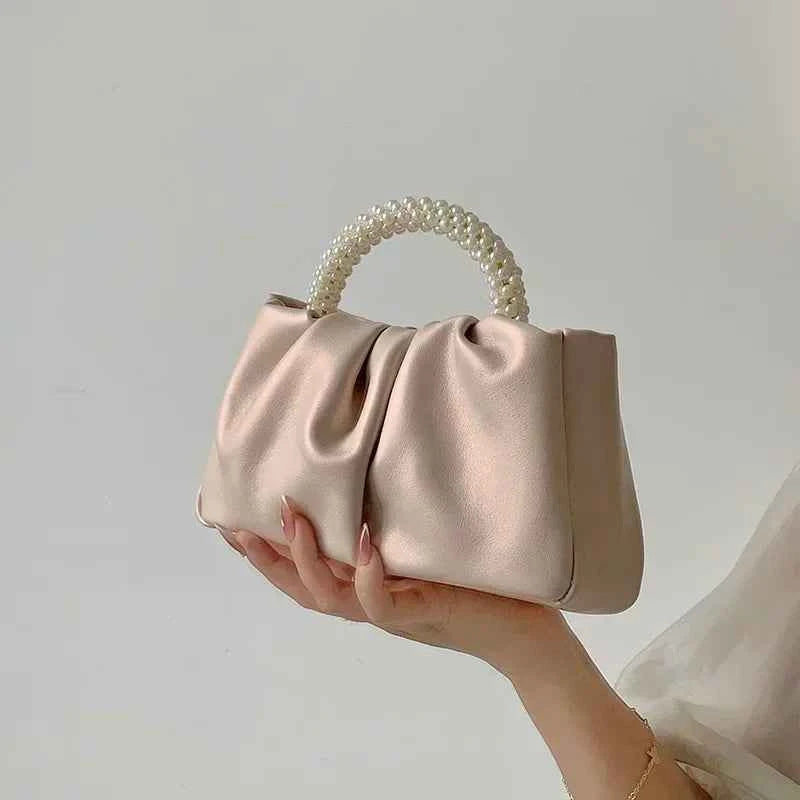 Pochette soirée avec poignée de perles