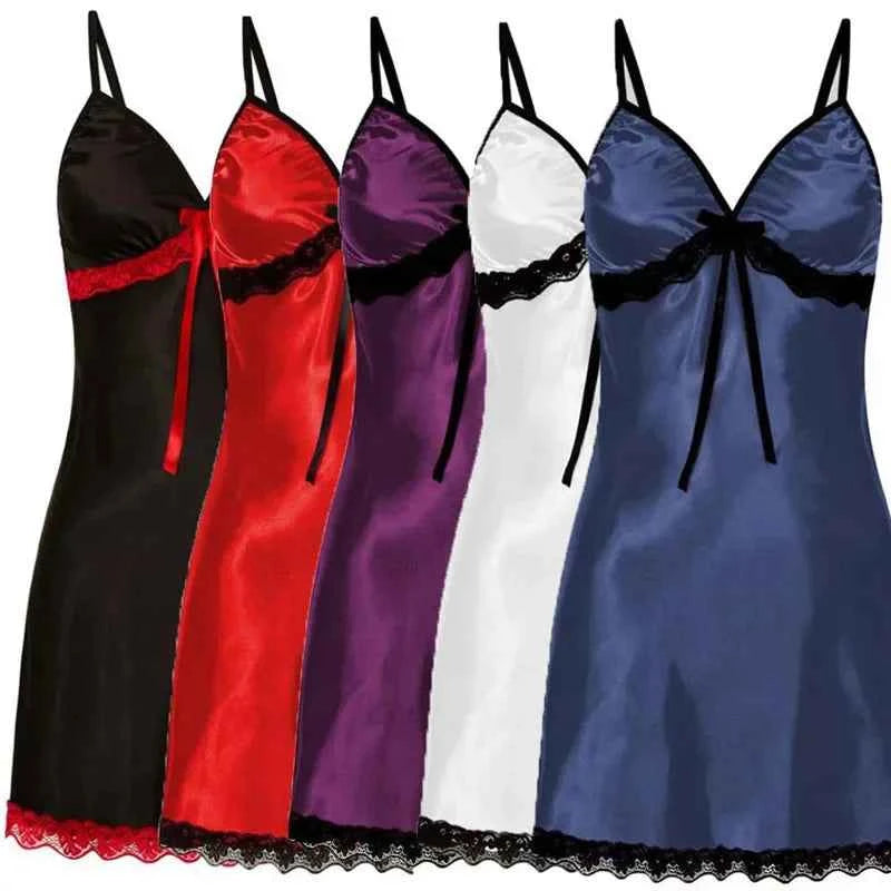 Nuisette en satin et dentelle